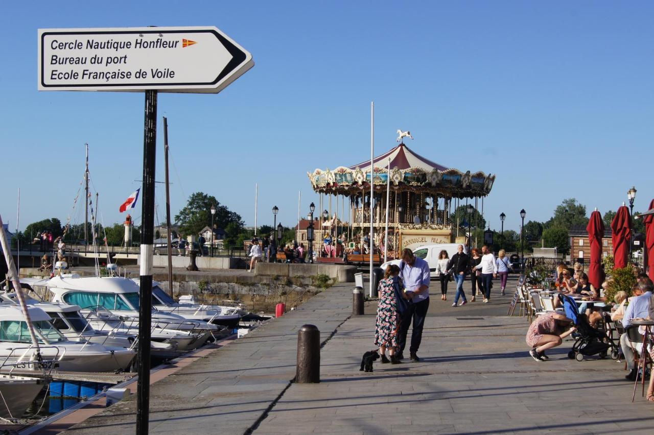 Le Perchoir De St-Antoine - Centre Historique D'Honfleur Avec Vue Sur Le Port, Netflix, Jeux, Vinyles Appartement Buitenkant foto